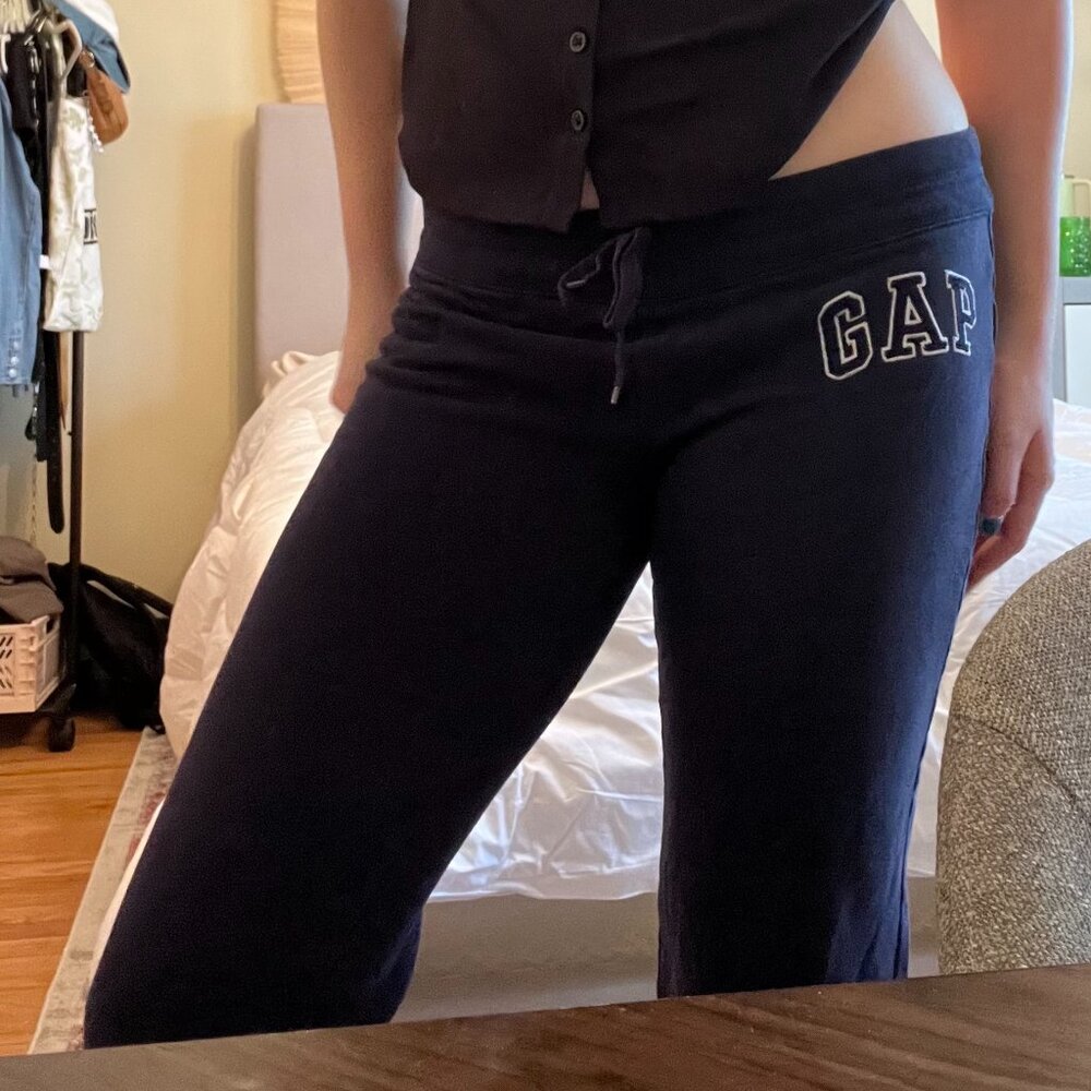 Gap low waisted sweatpants